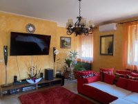 Eladó családi ház, Taksonyon 349 M Ft, 9 szobás