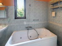 Eladó családi ház, XVII. kerületben 179.9 M Ft, 10 szobás