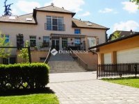 Eladó családi ház, Vecsésen 395 M Ft, 8 szobás