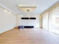 Eladó családi ház, Nyíregyházán 99.5 M Ft, 6 szobás