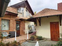 Eladó családi ház, Gyulán 145 M Ft, 7+2 szobás