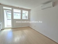 Eladó panellakás, Pécsett 0.15 M Ft, 2 szobás