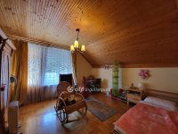 Eladó családi ház, Budaörsön 300 M Ft, 5 szobás