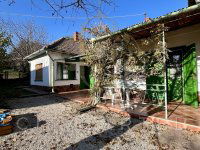 Eladó családi ház