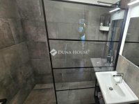 Eladó családi ház, Siófokon 179.9 M Ft, 7 szobás