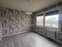 Eladó panellakás, Oroszlányban 31.9 M Ft, 2 szobás