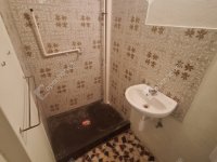 Eladó családi ház, Ajkán 50 M Ft, 5 szobás