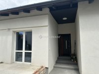 Eladó családi ház, Martonvásáron 99.9 M Ft, 4 szobás