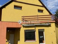 Eladó családi ház, Pécsett 69.9 M Ft, 4 szobás