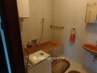 Eladó családi ház, Komlón 80 M Ft, 6 szobás