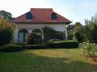 Eladó családi ház, Balatonalmádiban 165 M Ft, 8 szobás