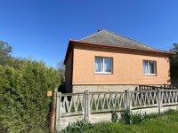 Eladó családi ház, Komáromban 56 M Ft, 3 szobás