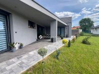 Eladó családi ház, Pécsett 144.5 M Ft, 4 szobás