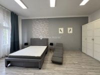 Eladó téglalakás, VI. kerületben 159.775 M Ft, 3 szobás