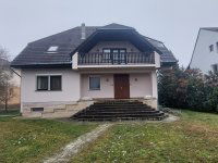 Eladó családi ház, Keszthelyen 129.9 M Ft, 9 szobás
