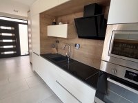 Eladó családi ház, Vonyarcvashegyen 149.9 M Ft, 1+4 szobás