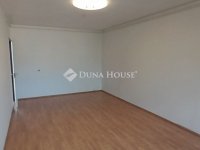 Eladó panellakás, Kecskeméten 45.99 M Ft, 2 szobás