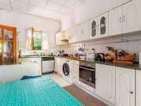 Eladó családi ház, XIV. kerületben 190.5 M Ft, 6 szobás