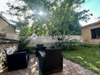 Eladó családi ház, Pécsett 177 M Ft, 6 szobás