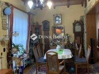 Eladó családi ház, Vecsésen 149.9 M Ft, 5 szobás