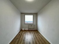 Eladó panellakás, Debrecenben 62.9 M Ft, 3 szobás
