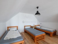 Eladó mezogazdasagi ingatlan, Pápateszéren 180 M Ft, 4 szobás