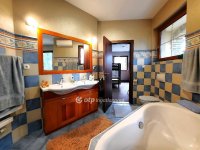 Eladó családi ház, Siófokon 360 M Ft, 6 szobás