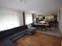 Eladó családi ház, Peresznyén 120 M Ft, 6 szobás