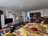 Eladó családi ház, Sáregresen 15 M Ft, 2 szobás