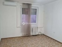 Kiadó panellakás, albérlet, Pécsett 170 E Ft / hó, 3 szobás