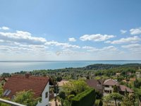 Eladó családi ház, Balatonalmádiban 199 M Ft, 9 szobás