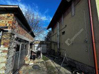 Eladó családi ház, Szomódon 65 M Ft, 9 szobás