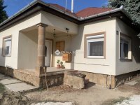 Eladó családi ház, Vecsésen 189.9 M Ft, 4 szobás