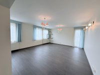 Eladó téglalakás, Győrött 97 M Ft, 4 szobás