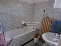 Eladó családi ház, Kecskeméten 69.9 M Ft, 6 szobás