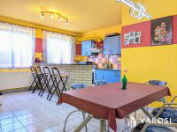 Eladó családi ház, Gyulán 94.9 M Ft, 7 szobás