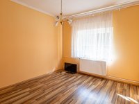 Eladó családi ház, Szegeden 78.9 M Ft, 2+1 szobás