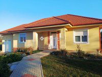 Eladó családi ház, Dunabogdányban 139 M Ft, 1 szobás