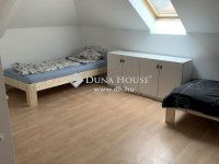 Eladó családi ház, Esztergomban 124 M Ft, 8 szobás