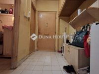 Eladó panellakás, Pécsett 40 M Ft, 2 szobás