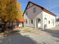 Eladó családi ház, Pécsett 69.9 M Ft, 4+1 szobás