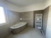 Eladó családi ház, Kecskeméten 128 M Ft, 5 szobás