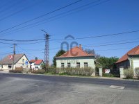Eladó családi ház, Komáromban 40 M Ft, 3 szobás