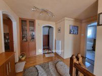 Eladó családi ház, Pápán 89.9 M Ft, 5 szobás