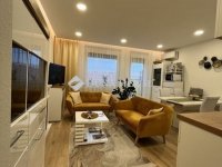 Eladó panellakás, Várpalotán 49.5 M Ft, 3 szobás