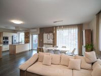 Eladó ikerház, XVIII. kerületben 124.9 M Ft, 5 szobás