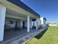 Eladó családi ház, Ságváron 199 M Ft, 6 szobás