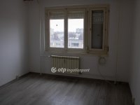 Eladó panellakás, Dunaújvárosban 34.9 M Ft, 2 szobás