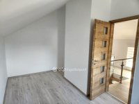 Eladó családi ház, Velencén 215 M Ft, 4+1 szobás