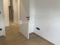 Eladó téglalakás, Pécsett 64.9 M Ft, 2 szobás